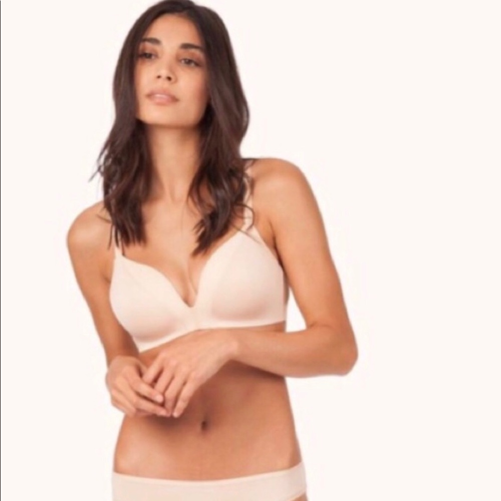 Lively Bra All- Day Deep V No Wire NWT